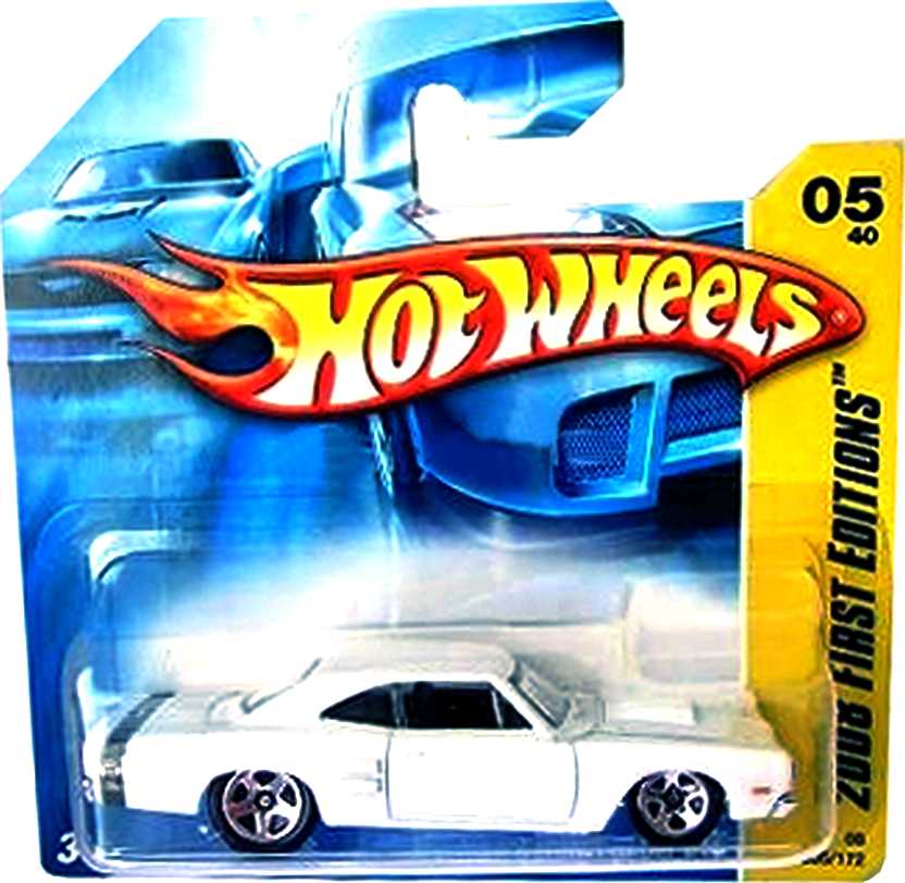 2008 Hot Wheels 69 Dodge Coronet Super Bee branco pérola L9920 005/172 escala 1/64