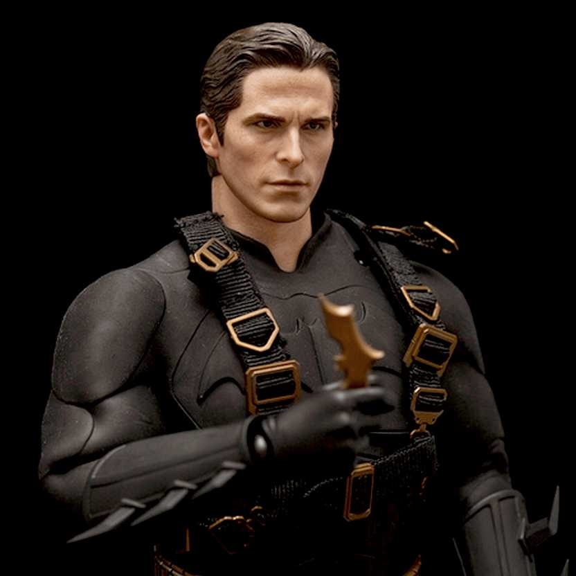 2011 Hot Toys Batman Begins MMS155 Toy Fair SDCC ( Bruce Wayne ) Christian Bale 1/6