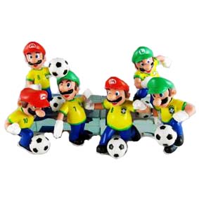 3 Bonecos do Luigi + 3 Bonecos do Super Mario Bros ( Seleção de Futebol do Brasil )