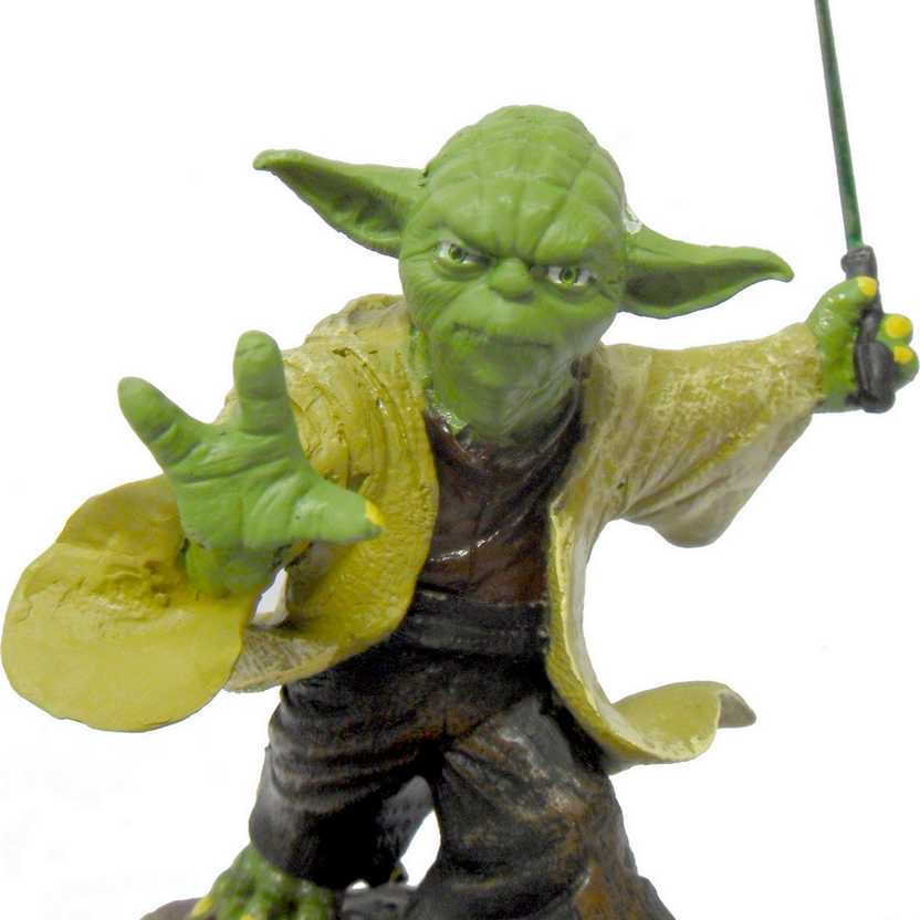 Estátua do Yoda com sabre na rocha - Guerra nas Estrelas
