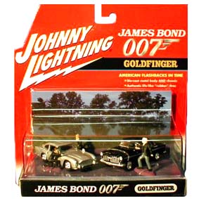 James Bond - 2 autos e 3 figuras 