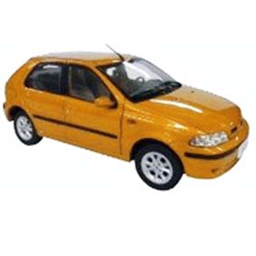 Miniatura do Fiat Palio ELX (2003) abre tampa do combustível