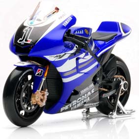 Miniatura moto de corrida Yamaha GO YZR-M1 GP Maisto motinha metal