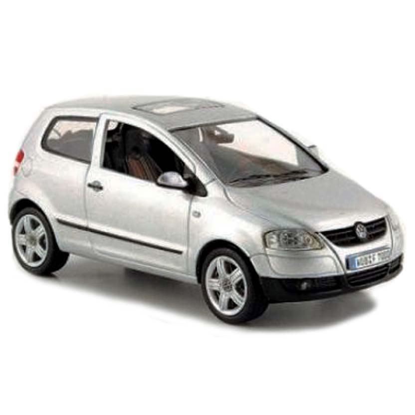 Volkswagen VW Fox prata (2005) : Schuco escala 1/43